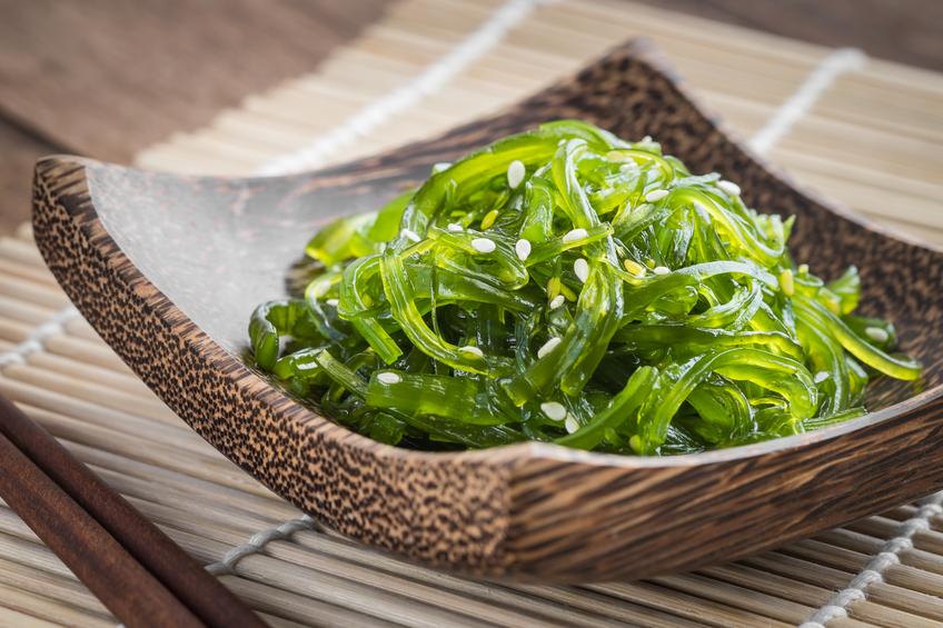 Alga wakame cos'è? Trovi la ricetta qui - Food Gustoso