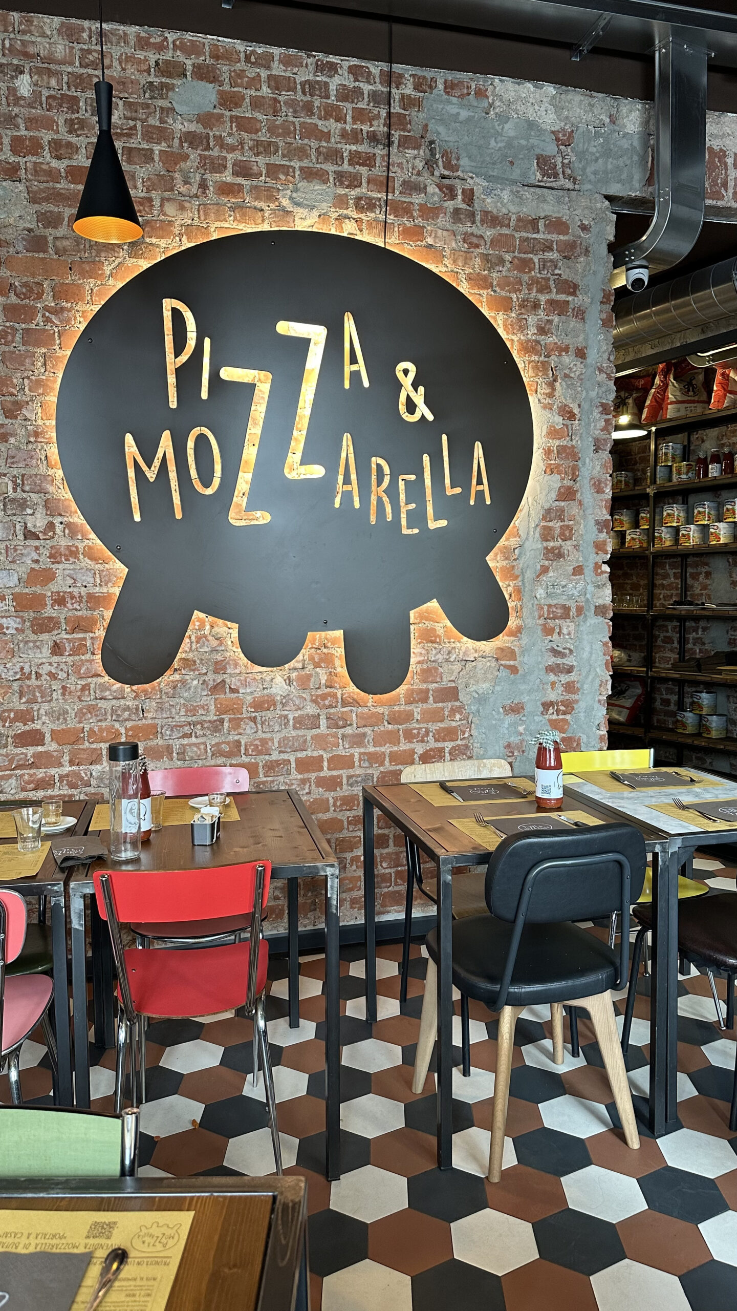Pizza e Mozzarella a Milano: l’autentica pizza napoletana che ci ha conquistati 1 IMG 2386 scaled