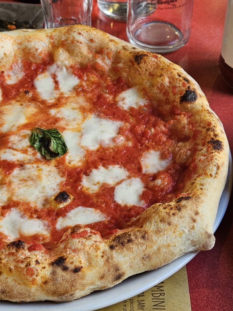 Pizza e Mozzarella a Milano: l’autentica pizza napoletana che ci ha conquistati 7 20250411 142007 1