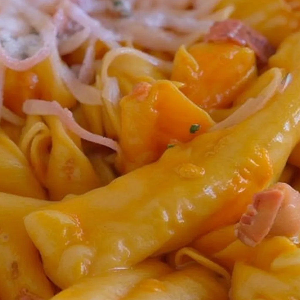Ricetta Pasta Zucca e Pancetta: Un Primo Autunnale Delizioso! 1 foodblog 1749254670 crop